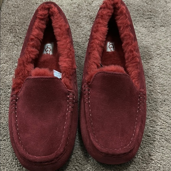 Ugg slippers size 11 brand new - Picture 1 of 6